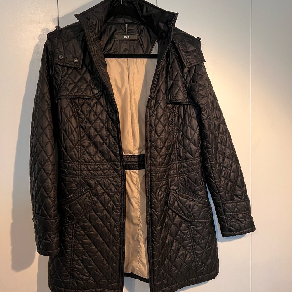 TUMI Women's Quilted Coat w/ cinchable Waist/Hood